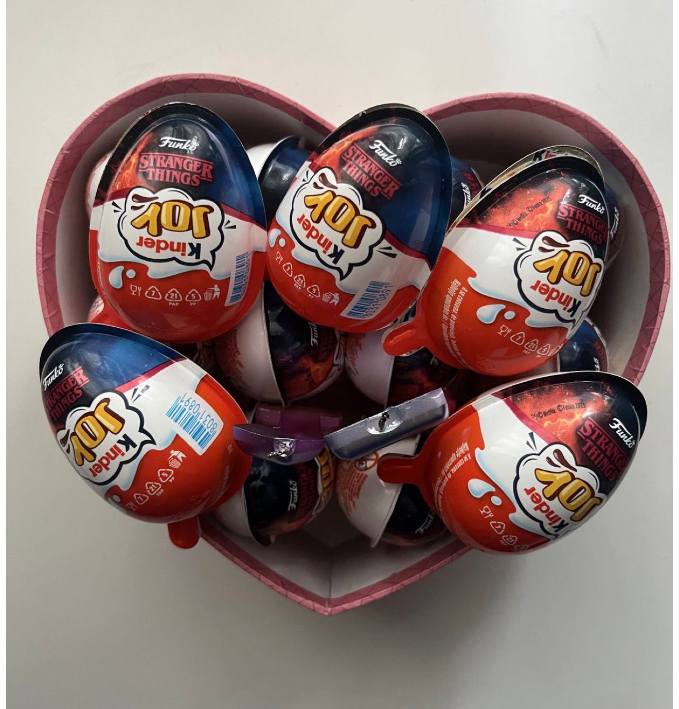 Stranger Things Kinder Joy